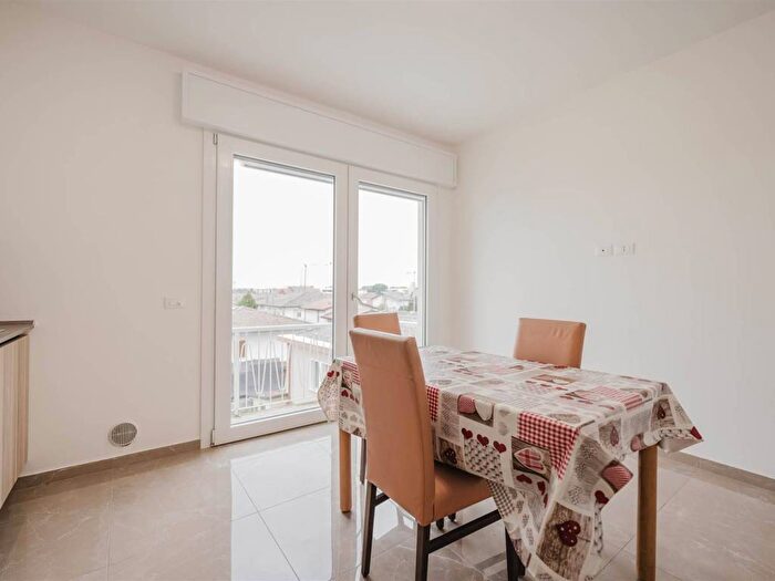 Appartamento con 6 locali in vendita in VIA GIACOMO ZANELLA, Centro, Mestrino