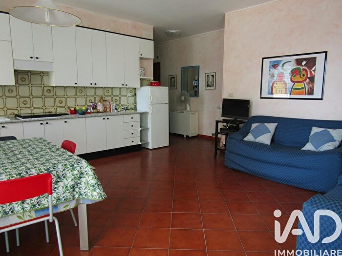 Appartamento trilocale in vendita in Via Palmaria, San Bartolomeo Al Mare