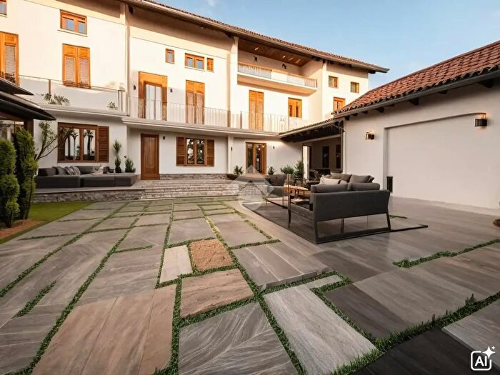 Casa con 8 locali in vendita in Vicolo Conceria, Castellazzo Bormida