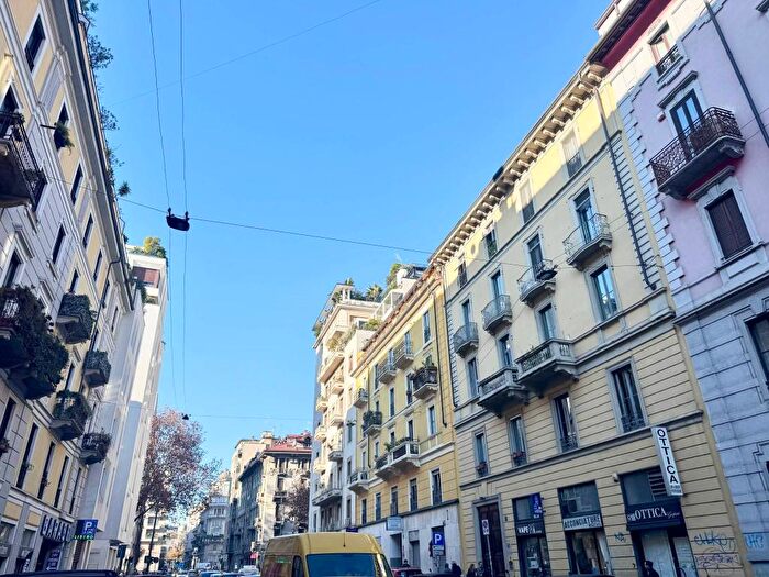 Appartamento con 6 locali in affitto in Via Felice Bellotti, Piave Tricolore, Milano