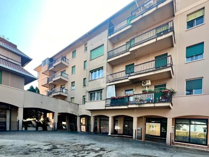 Appartamento quadrilocale in vendita in Via Mazzerini, Novellara