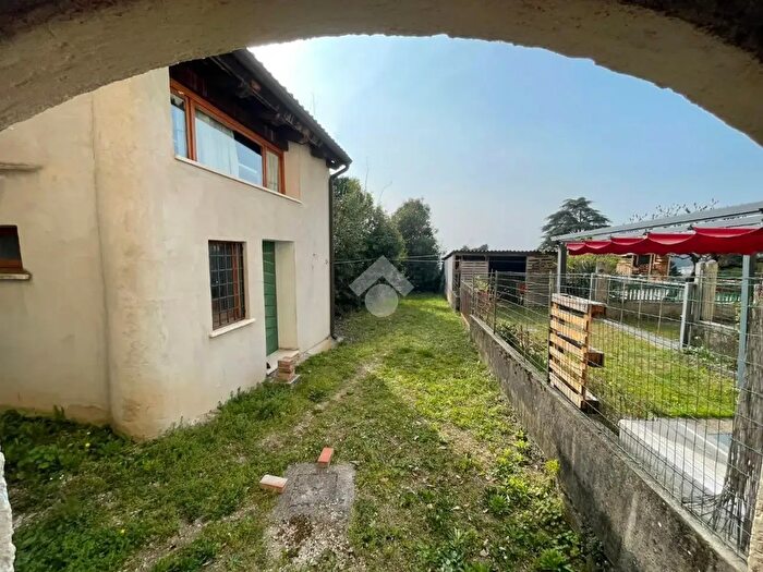 Casa con 5 locali in vendita in Via a Rossi, Santorso