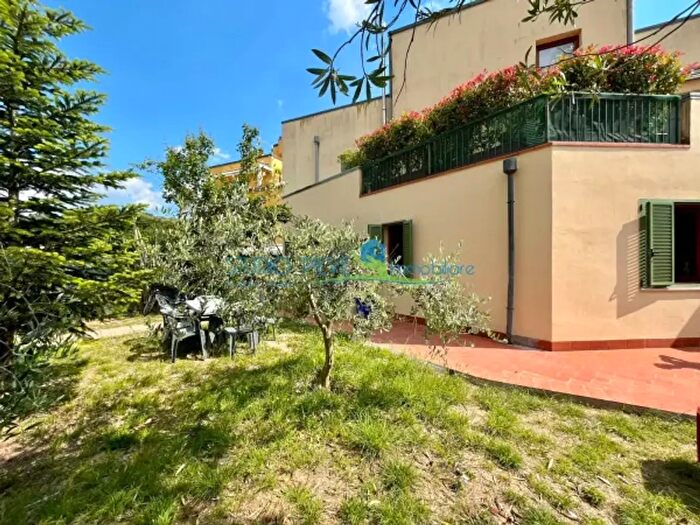 Appartamento quadrilocale in vendita in Viale Papa Giovanni XXIII, Montecatini Terme