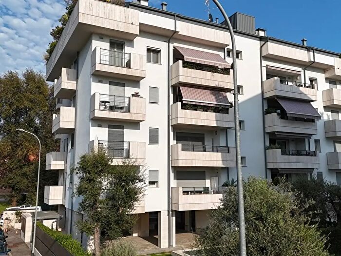 Appartamento bilocale in vendita in Monza