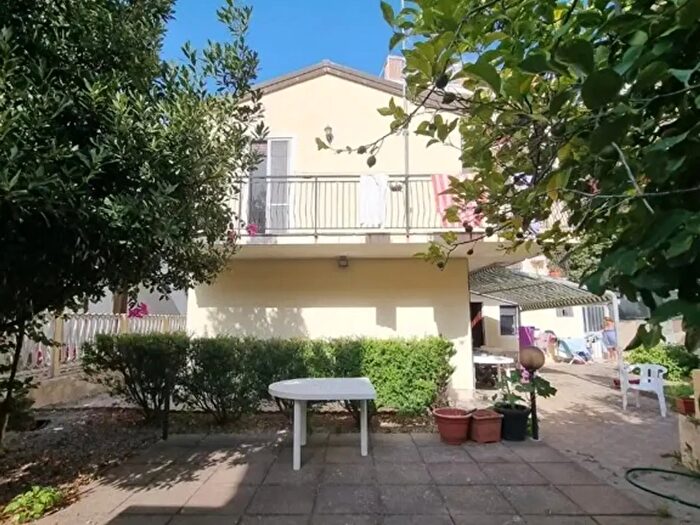 Casa con 8 locali in vendita in Via Aldo Moro, Falerna