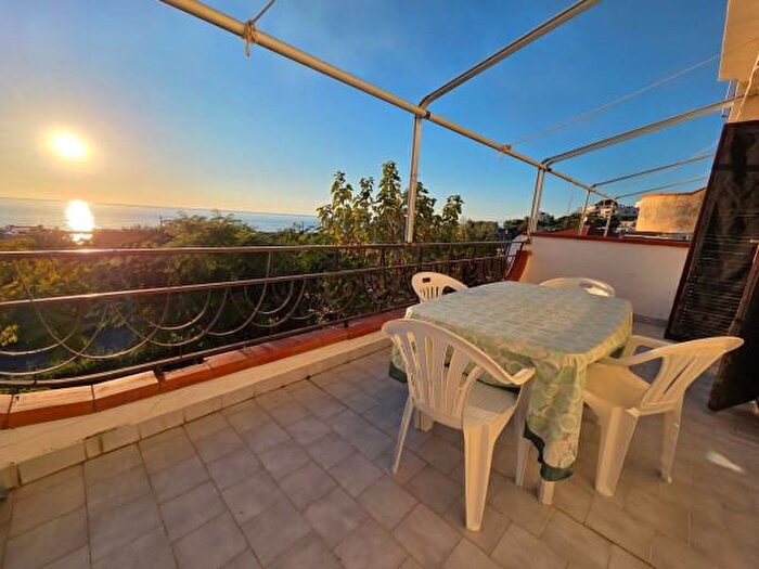 Appartamento trilocale in vendita in Contrada Santa Litterata, Belvedere Marittimo