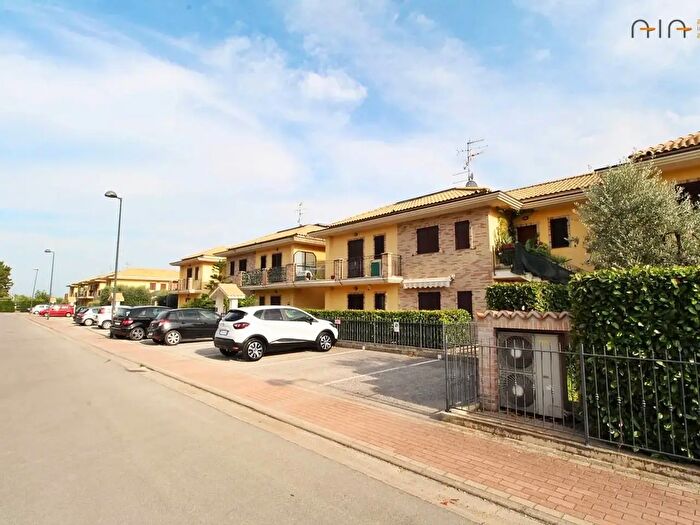 Appartamento trilocale in vendita in Vicolo Mattei B, Monsampolo Del Tronto