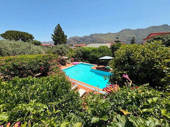 Casa con 6 locali in vendita in Stradella Cartiera Grande, Palermo