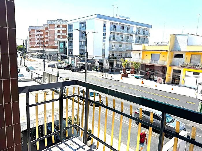Appartamento con 7 locali in vendita in Viale Leopardi, Lecce