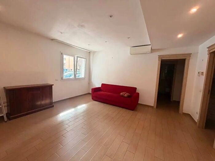 Appartamento quadrilocale in vendita in Via Bottego, Viareggio