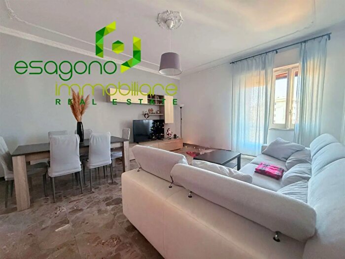 Appartamento con 5 locali in vendita in Via Torino, Siracusa