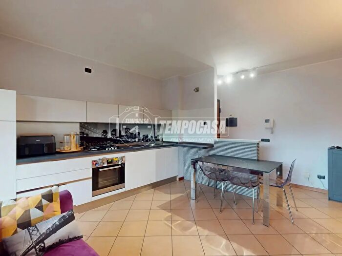 Appartamento bilocale in vendita in Via Comasina a, Verano Brianza