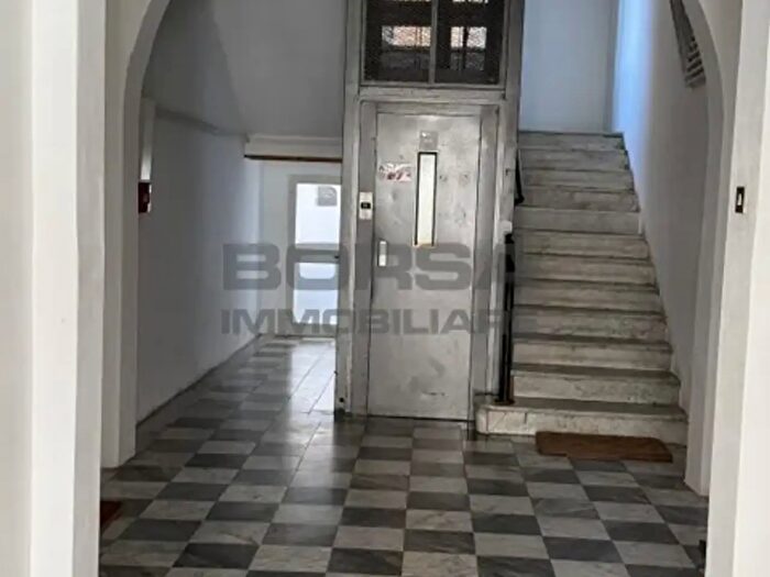 Appartamento trilocale in vendita in Via Serafino De Tivoli, Livorno