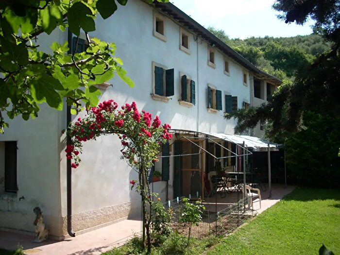 Casa con 8 locali in vendita in Località Valdonega, Illasi