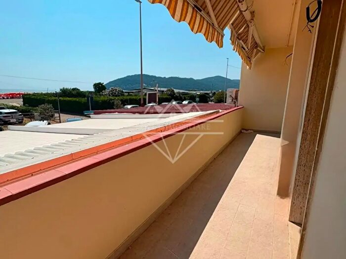 Appartamento trilocale in affitto in Sarzana