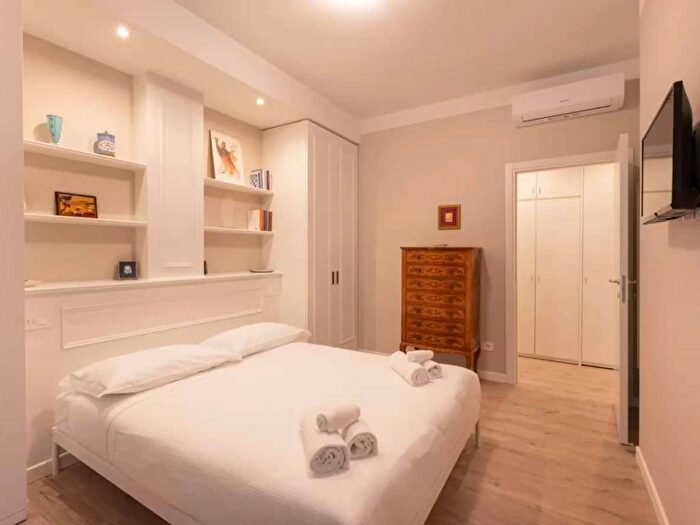 Appartamento trilocale in affitto in Via Meloria, Monte Rosa Lotto, Milano