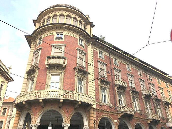 Appartamento quadrilocale in affitto in Via Pietro Micca, Quadrilatero Romano, Torino