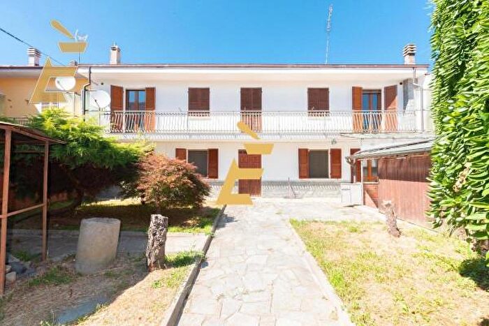 Casa quadrilocale in vendita in Via Piero Pasino, Valenza