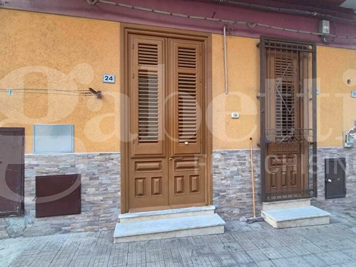 Appartamento trilocale in affitto in Via Giotto, Centro, Bagheria