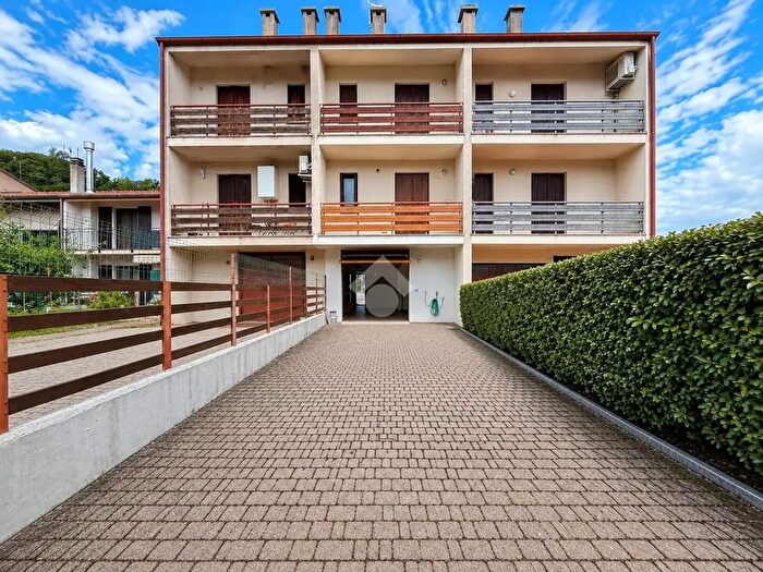 Casa quadrilocale in vendita in Via Borc di Cerere, Osoppo
