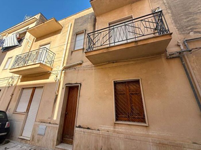 Casa con 6 locali in vendita in Via Vittorio da Bormida, Alcamo