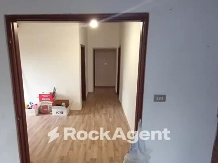 Casa con 6 locali in vendita in Arcevia