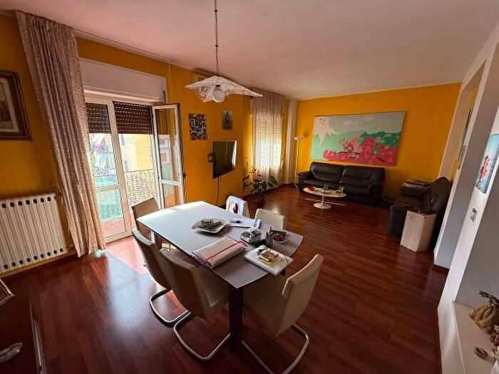 Appartamento trilocale in vendita in Via Enrico Cocchia, Benevento