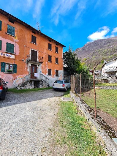 Casa con 6 locali in vendita in Via alle Fontane, Samolaco