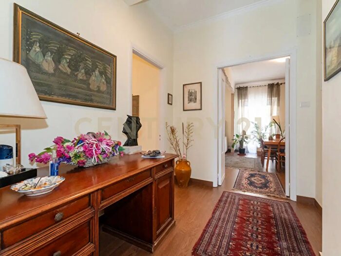 Appartamento con 6 locali in vendita in Via Genova, Catania