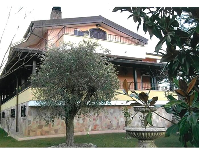 Casa con 8 locali in vendita in Via Migliara, Sala Consilina