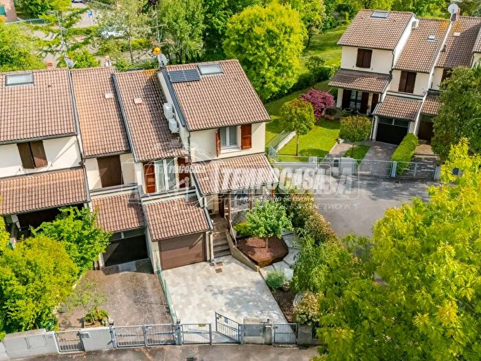 Casa con 5 locali in vendita in Via Alcide De Gasperi, Ozzano DellEmilia