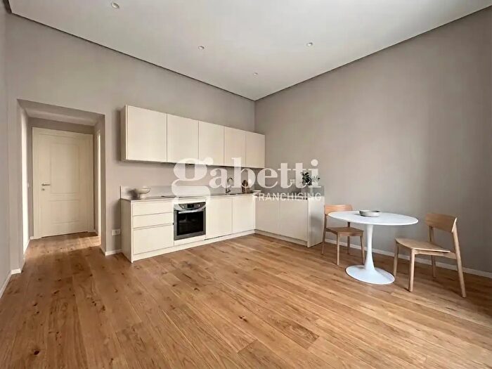 Appartamento trilocale in vendita in Via Celso, Firenze