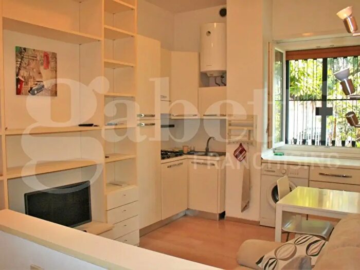Appartamento bilocale in vendita in Via Ambrogio Alciati, Milano