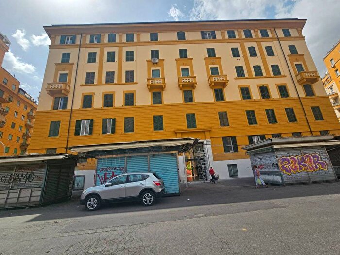 Appartamento trilocale in affitto in Via Francesco Valesio, Appio Latino, Roma