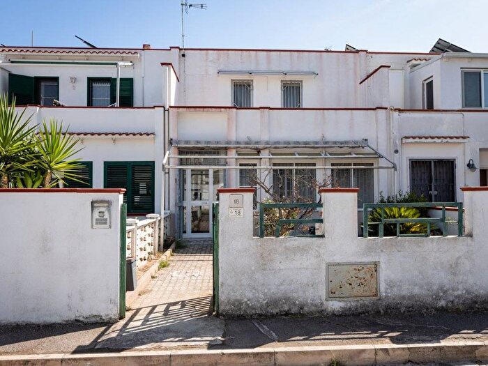 Casa trilocale in vendita in Via Francesco De Sanctis, Centro, Margherita di Savoia