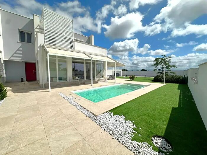 Casa con 5 locali in vendita in Via Guardapasso, Aprilia