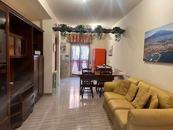 Appartamento trilocale in vendita in Via Vincenzo Monti, Nicolosi