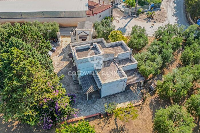 Casa trilocale in vendita in Contrada Macchie di Rose Sn, Andria