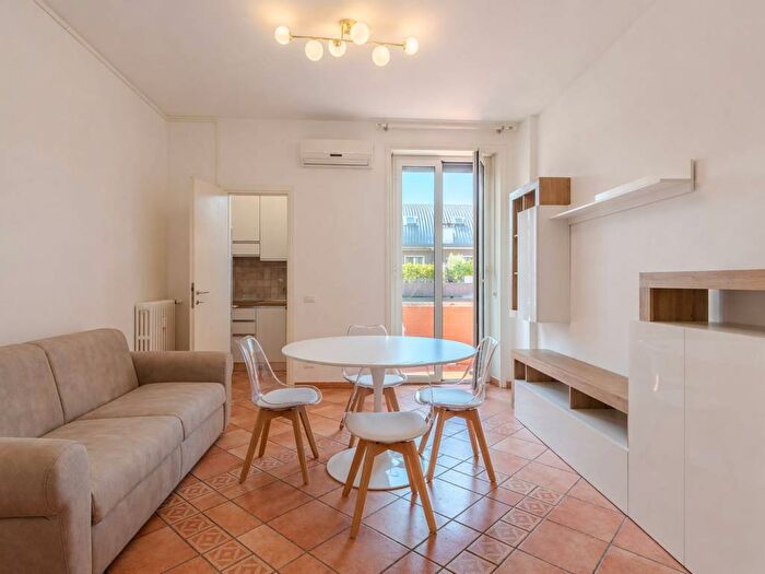 Appartamento bilocale in affitto in Via Costanza, Washington, Milano