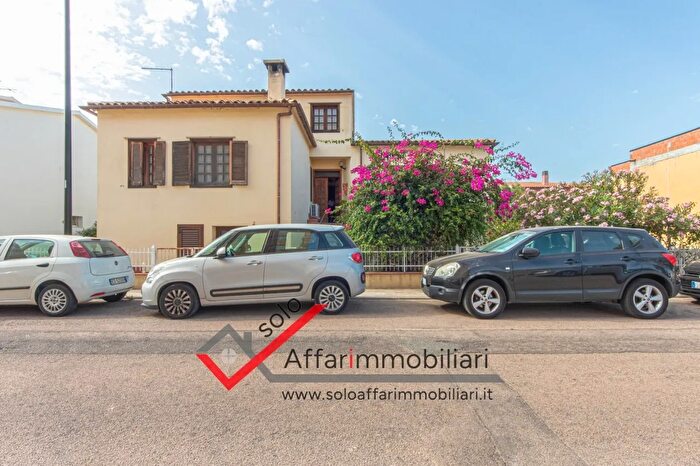 Casa con 10 locali in vendita in Via Buonarroti, Olbia