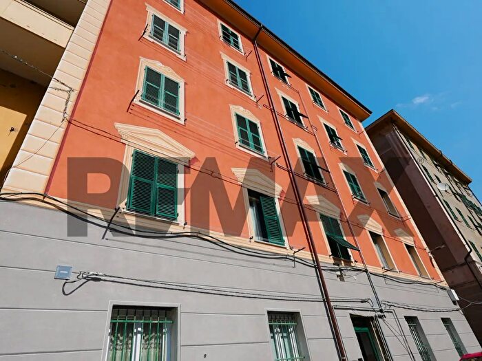 Appartamento con 5 locali in vendita in Via Santissima Maria Ausiliatrice, Genova