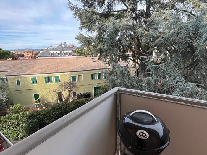 Appartamento con 6 locali in affitto in Via Siena, Albaro, Genova