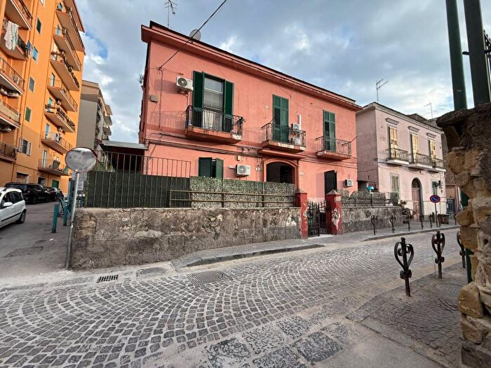 Appartamento trilocale in affitto in Via Bernardo Quaranta, San Giovanni a Teduccio, Napoli