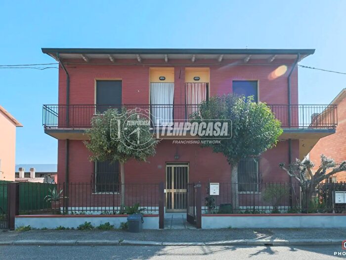 Appartamento con 5 locali in vendita in Via della Ferrovia, Ravenna