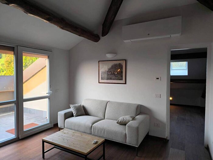 Casa quadrilocale in affitto in Via Silva, Ponte Chiasso, Como