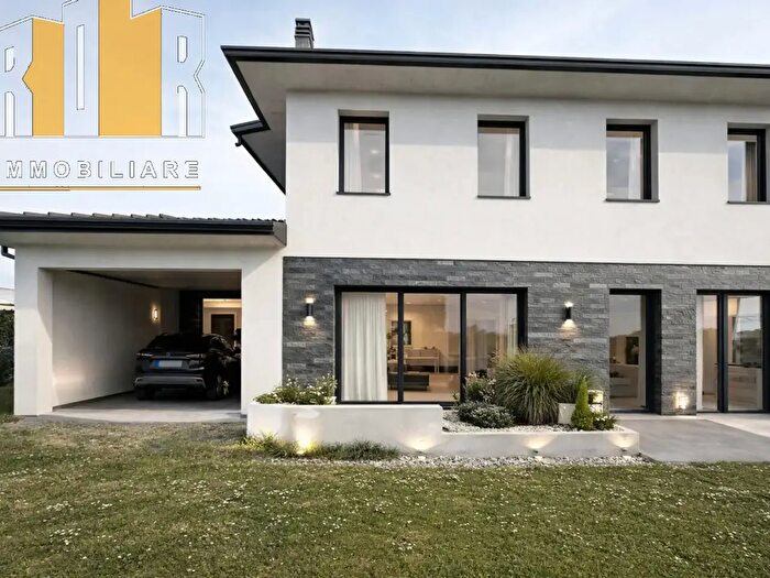 Casa quadrilocale in vendita in Via Quattrocà, Vigonza