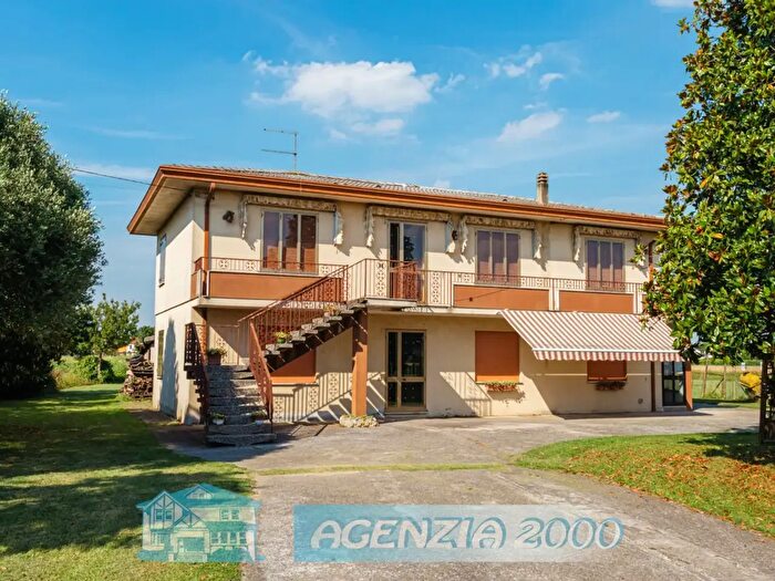 Casa con 8 locali in vendita in Via del Mare, Arre
