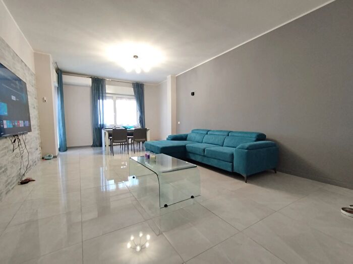 Appartamento quadrilocale in vendita in Via Cappuccini, Cerro Maggiore