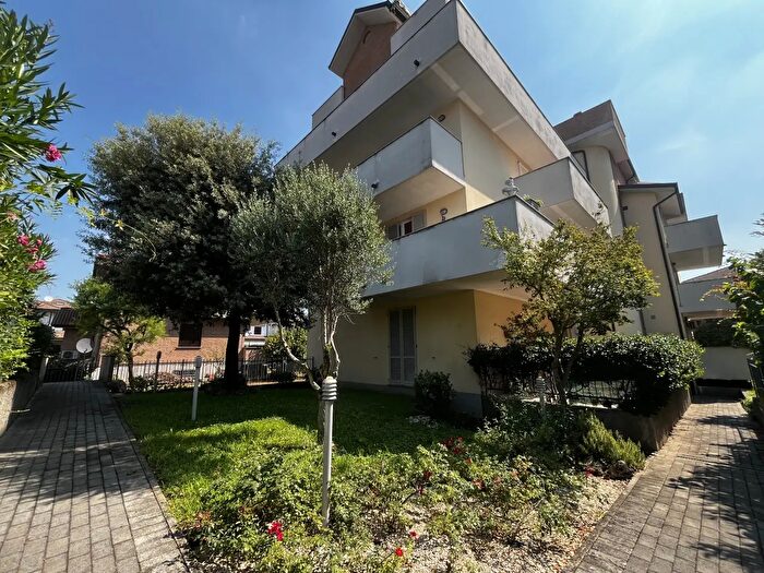 Appartamento trilocale in vendita in Via Bolivia, Pioltello