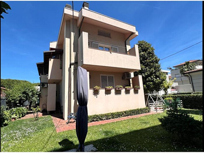 Casa quadrilocale in vendita in Riccione